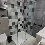 בית נופש Entire Ground Floor In Beautiful *