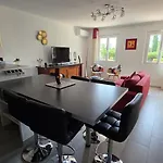 Entire Ground Floor In Beautiful Saint-Raphaël