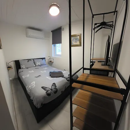 Entire Ground Floor In Beautiful * Saint-Raphaël