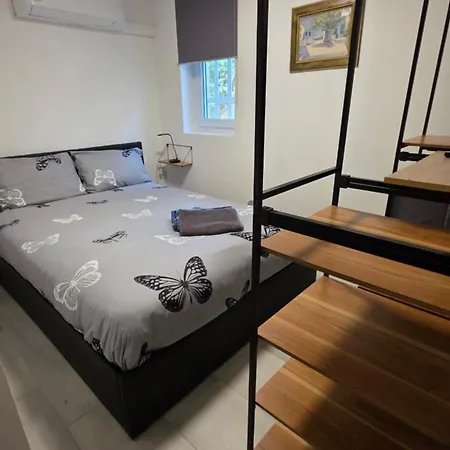 Nyaraló Entire Ground Floor In Beautiful Saint-Raphaël