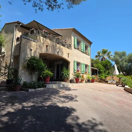 Entire Ground Floor In Beautiful * Saint-Raphaël