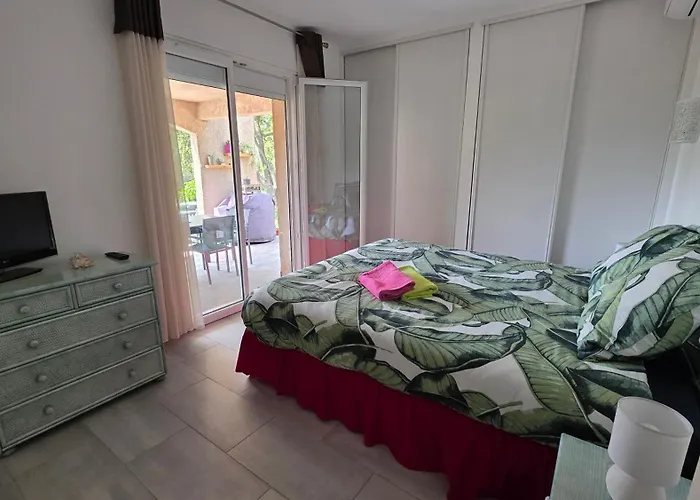 Entire Ground Floor In Beautiful Dom wakacyjny *