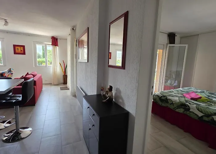 Entire Ground Floor In Beautiful *