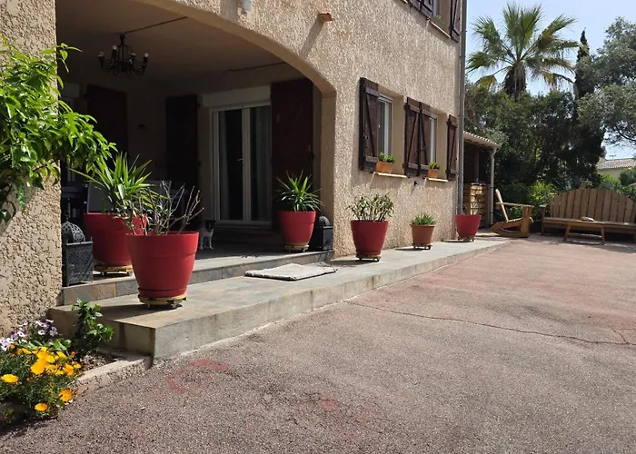 Сasa de vacaciones Entire Ground Floor In Beautiful *