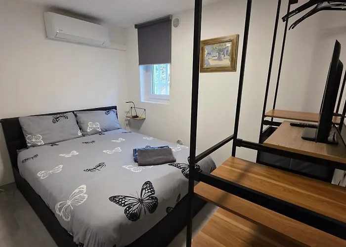 Entire Ground Floor In Beautiful Сasa de vacaciones