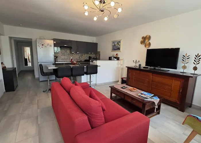 Entire Ground Floor In Beautiful Сasa de vacaciones *