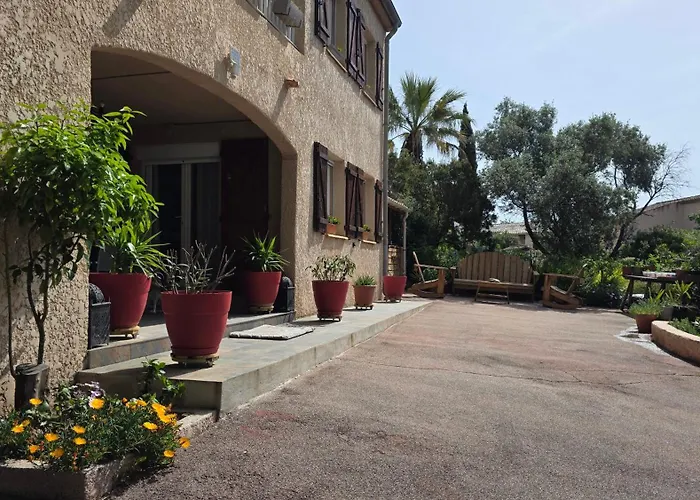 Сasa de vacaciones Entire Ground Floor In Beautiful *